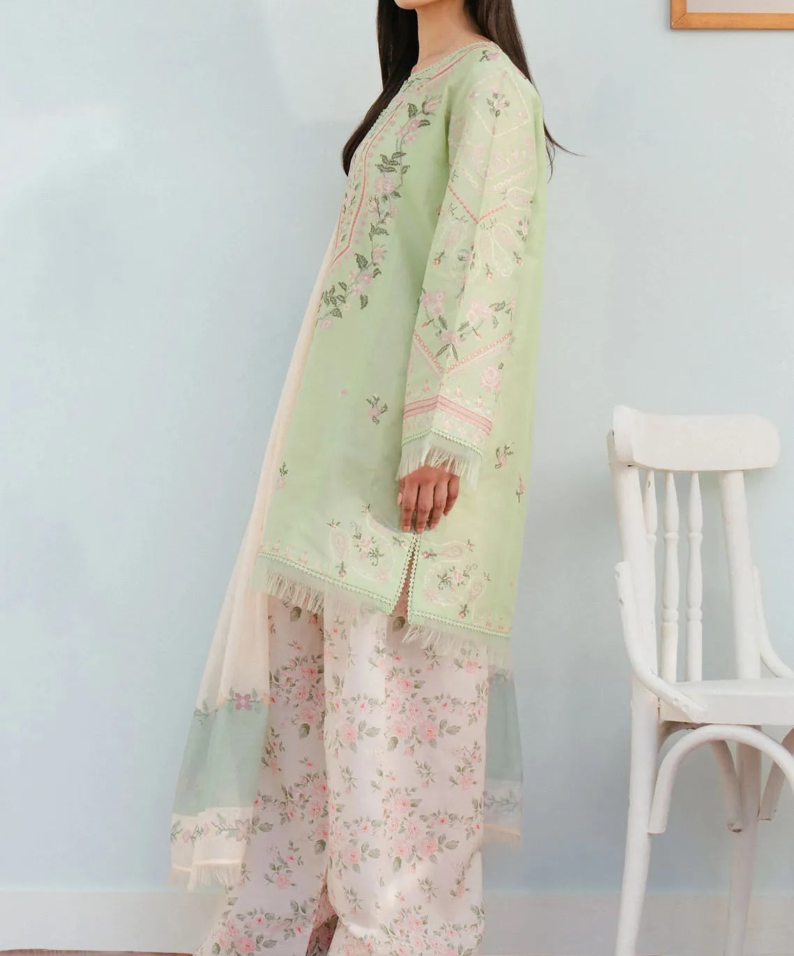 coco-by-zara-shahjahan-embroidered-lawn-suits-unstitched-3-piece-czs25l-d2a-serene-summer-collection_3.jpg